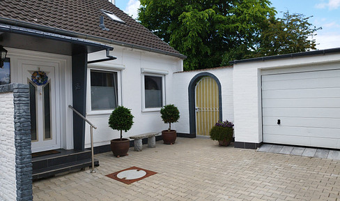 Terraced house in a quiet location with potential.
