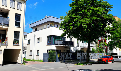 Helle Etagenwohnung sucht neuen Mieter.