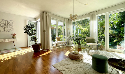 Exceptional terraced house with a beautiful garden.