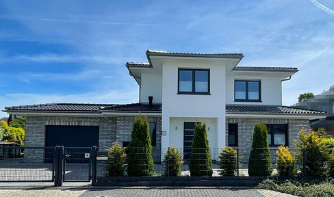 Commission-free - A young, modern, and well-maintained Viebrockhaus with remaining warranty, KfW40+ standard.