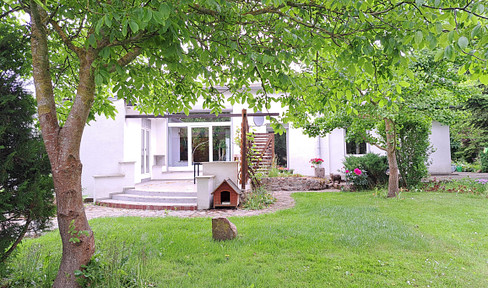 Residential and commercial building, 850 m², energetically renovated, energy efficiency rating A+, situated on a 4288 m² plot in a mixed-use area with two building zones.