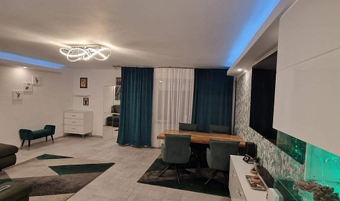 FREE OF AGENCY FEES! Newly renovated apartment – Available immediately, including fitted kitchen and parking space!
