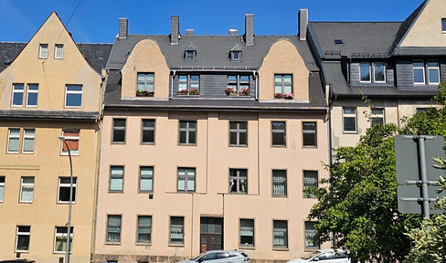 First occupancy after renovation: Bright 2.5-room apartment with kitchen and balcony, located near the zoo in Aue.