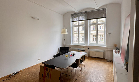 Attractive office space in a quiet courtyard location in Berlin, Schöneberg.