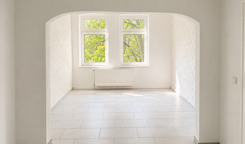Charming apartment in a historic building with garden access, located in Essen-Altendorf – 92 m² of living space in a beautiful, older building.