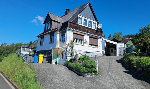 Charming detached house with a large garden.