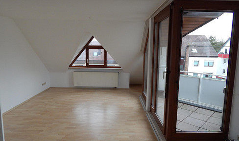 Attractive, bright attic apartment with a balcony.