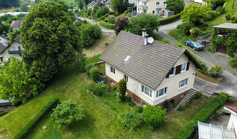 Apartment building in the Black Forest, located in Oppenau, with an exceptional and unobstructed southern exposure – NO COMMISSION!