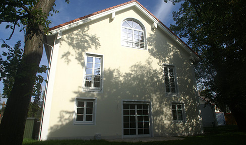 Bright and airy detached house in Planegg (district of Munich).