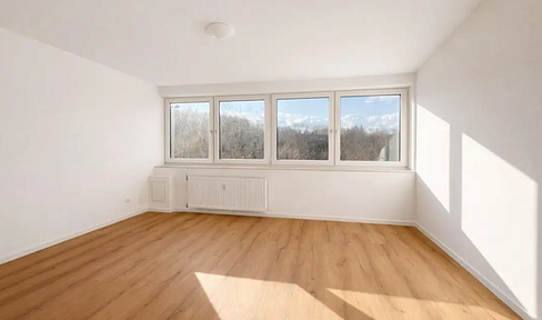 Frisch renoviert: Helles 1-Zimmer Apartment inkl. Küche/Bad/Parkplatz/Strom
