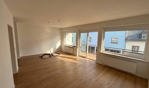 Erstbezug | 4 ZK2B 130 m² +40 m² Speicher | Geräumige Wohnung inkl. Balkon | Sanierung 2026