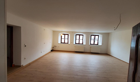 Spacious 3-room apartment in the center of Rennertshofen.