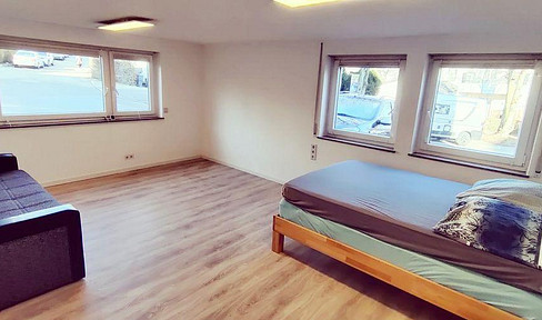 Partially furnished 1.5-room apartment with fitted kitchen and parking space available in Waiblingen starting August 1st, 2026!