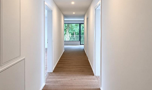 Quiet 2-room apartment with bathroom, kitchen, and balcony.