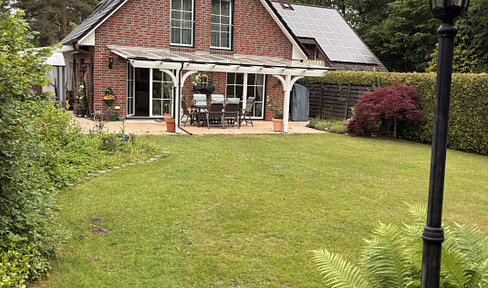 Modernes Einfamilienhaus auf 1.836 m² Naturgrundstück mit Waldanteil in Dassendorf
