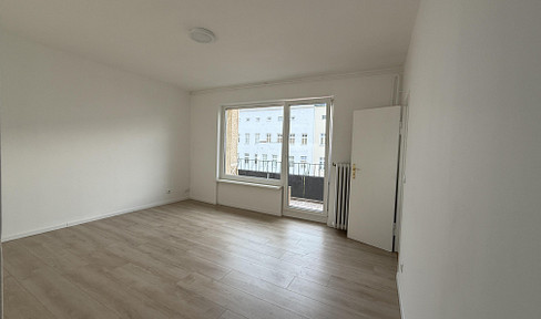 Stilvolle, möblierte 1-Zimmer-Wohnung mit Balkon & Fahrstuhl (Mietdauer max. 2 Jahre)