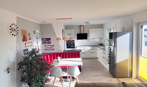 Ruhiges Wohnen mit Penthouse-Flair: Barrierefreie 3-Zi.-Whg, Aufzug, 20m² SW-Balkon, provisionsfrei