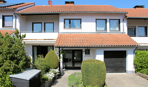 Gepflegtes Familien-Reihenhaus mit zwei Terrassen, Garten, zwei Badezimmern und Sauna in Bad Nauheim