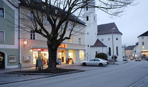 Schöne  2-Zi-DG-Wohnung mit Einbauküche und kleiner Dachterasse in Bogen Zentrum (1012)