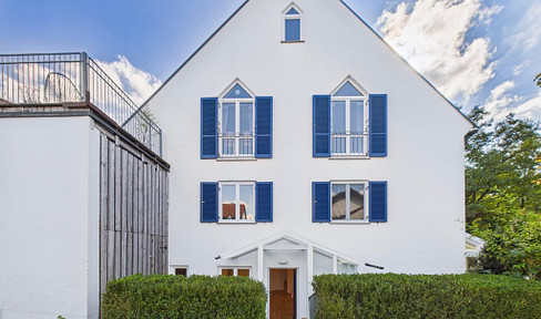 Bright and airy maisonette apartment near Lake Ammersee.