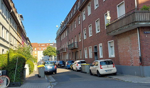 2,5-ZKB: Zweitbezug nach Modernisierung in Neckarau mit EBK & Loggia