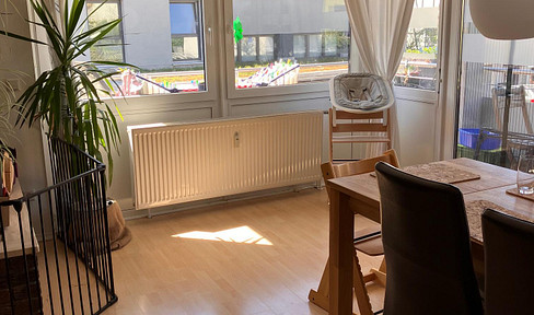 Bright, family-friendly 4-room apartment with a large balcony.