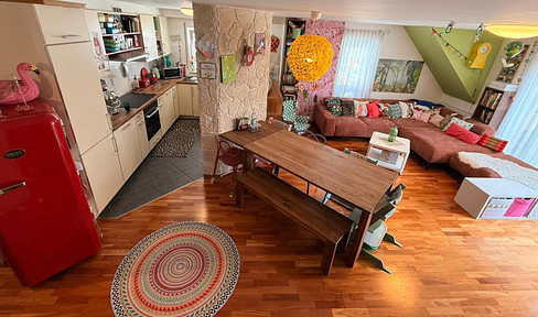 Bright and spacious maisonette apartment.