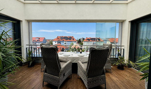 **RESERVED** Exclusive 4-room penthouse apartment in the city center of Offenburg.