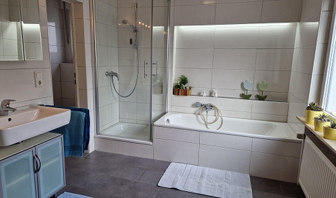 Spacious single-family house with 6 rooms and a garden.