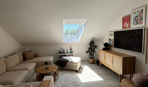 Moderne 3-Zimmer-Dachgeschosswohnung (A+) mit Loggia, Einbauküche, Stellplatz und großem Dachboden