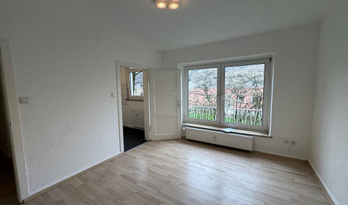 Bright, well-maintained 2-room apartment.