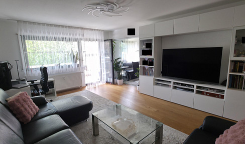 Privat: Modernisierte 3,5-Zimmer-Wohnung mit Süd-Loggia in beliebter ruhiger Lage (TG mit Strom)