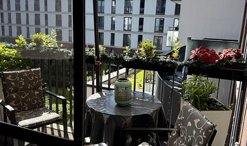 Geschmackvolle Wohnung mit vier Zimmern, Balkon und  Privatterrasse in HafenCity, Hamburg