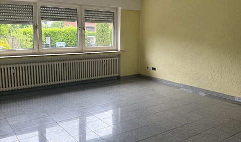 3.5-room apartment, 99 square meters, on the ground floor, with a modern bathroom and a terrace.