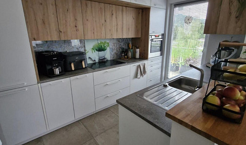 2-bedroom apartment, 50m2 terrace, new kitchen. Furnished option available.