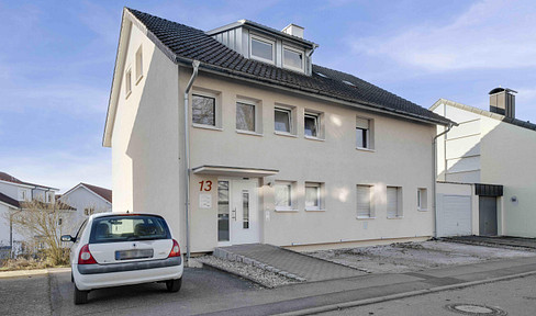 3-family house in excellent condition – with full insulation and a loggia.