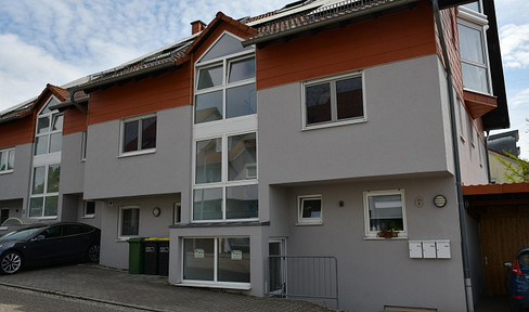 Commission-free: 5.5-room apartment in Friolzheim, featuring a heat pump and solar panel system.