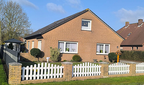 Detached single-family house in 26844 Ditzum.