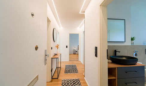 First occupancy after a high-quality renovation – modern 3-room apartment with a south-facing balcony.