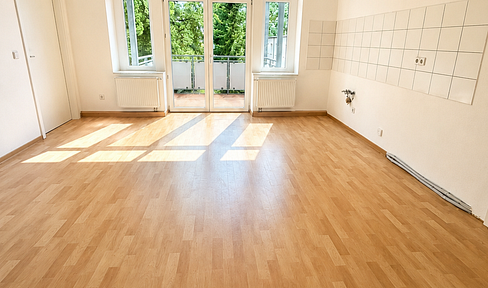 Helle 2-Zimmer Wohnung mit Balkon - barrierefrei mit Fahrstuhl
