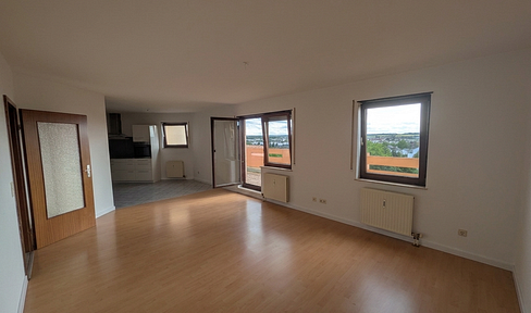 4-room apartment in Tamm with a rooftop terrace - Available for the first time after renovation.
