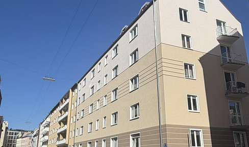 Exclusive top-quality apartment in Maxvorstadt, near Königsplatz.