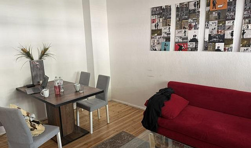 Perfect for singles or couples: Fully furnished with a sunny balcony in Neu-Westend.