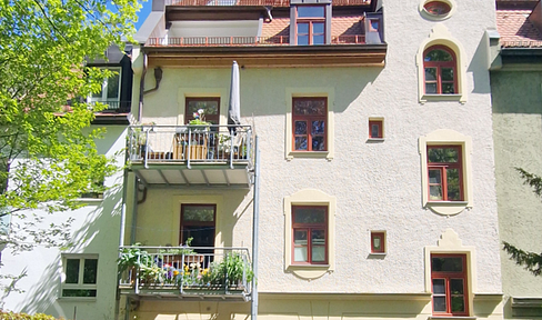 Apartment in the attic of a building, located in Obergiesing, Munich.