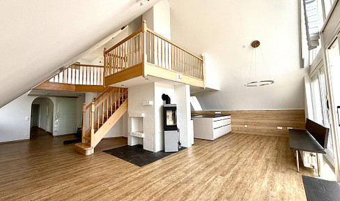 Commission-free!! Beautiful apartment with gallery-like features, located in a green area in Augsburg-Göggingen.
