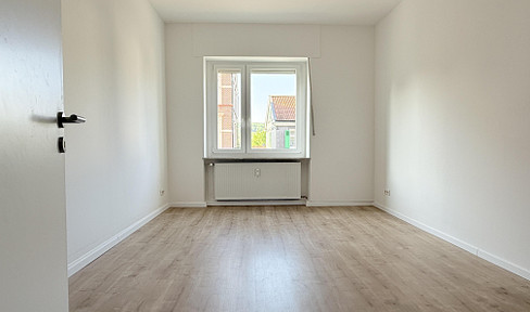 Bright 2-room apartment with a large balcony.