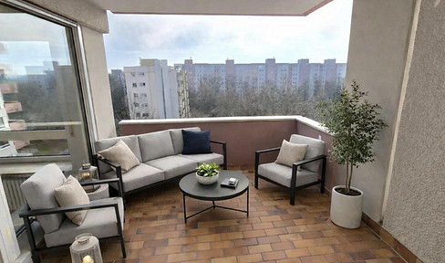 In Germering Wohnung mit vier Zimmern und Balkon