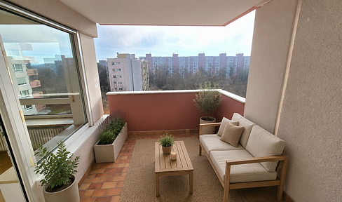 In Germering Wohnung mit vier Zimmern und Balkon