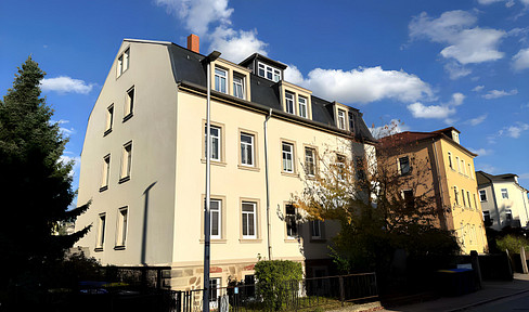 Panoramic views over Radebeul – a fantastic opportunity for comfortable living!