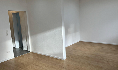Large semi-detached house with solid construction – ideal for energy-efficient renovation and increasing its value.